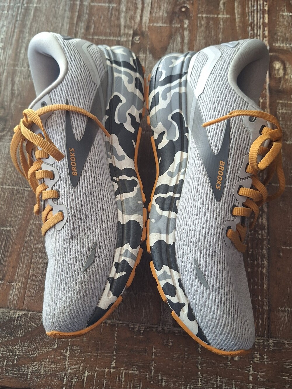 Brooks Ghost Women's Running Shoes Size 9 Lightweight White/Gray Athletic Shoe - Picture 2 of 9